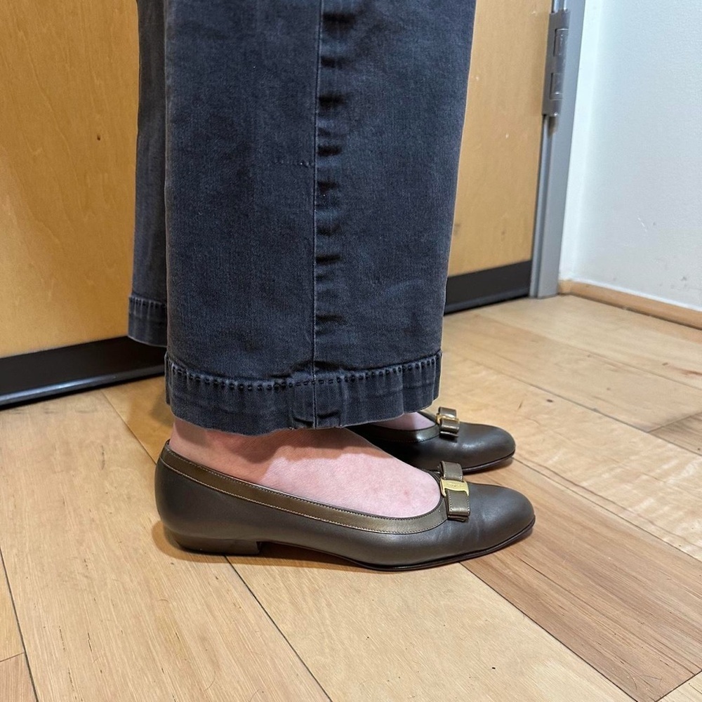 Salvatore Ferragamo Metallic Gold Flats - Picture 2 of 8